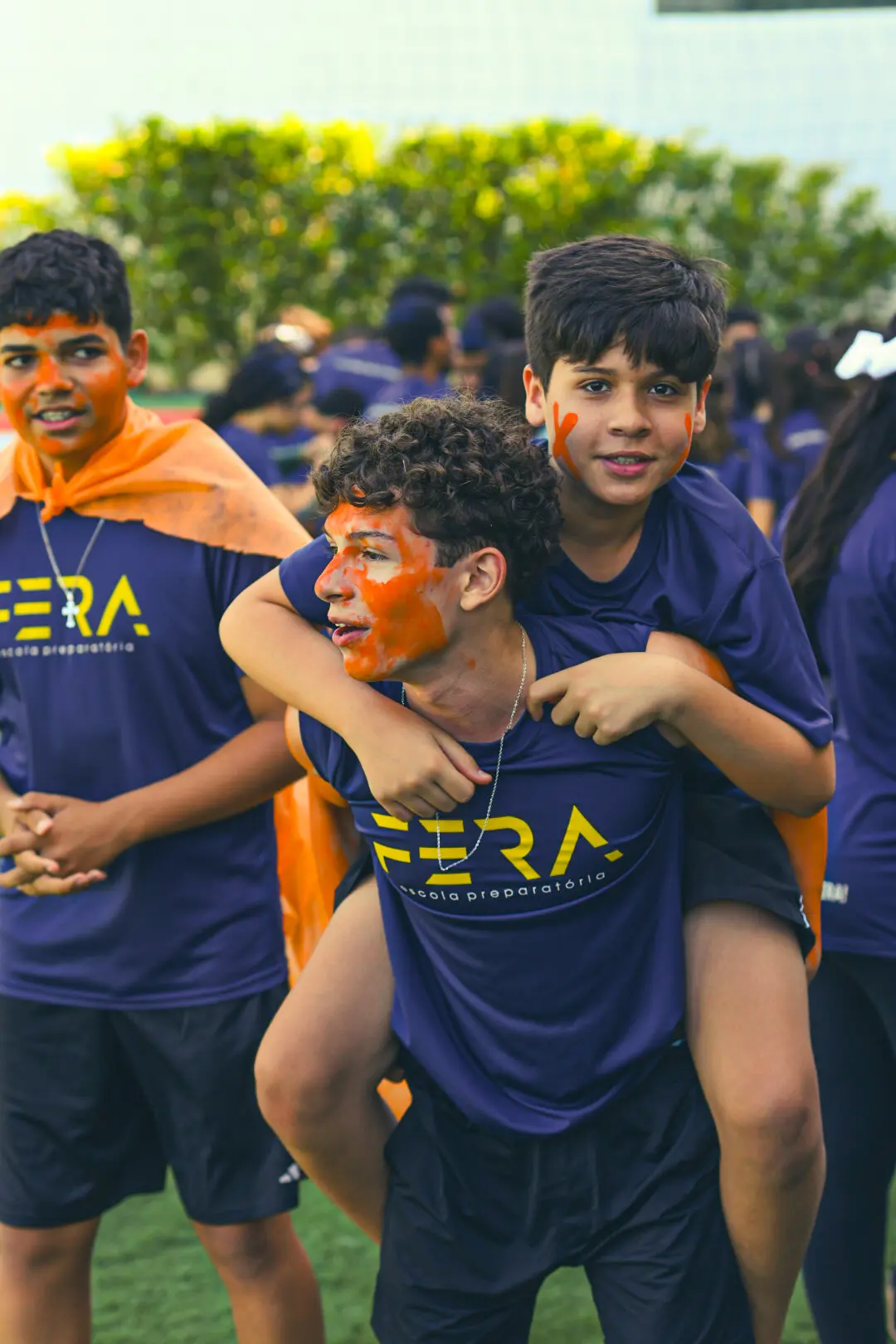 Estudantes da comunidade FERA reunidos em um momento de convivência